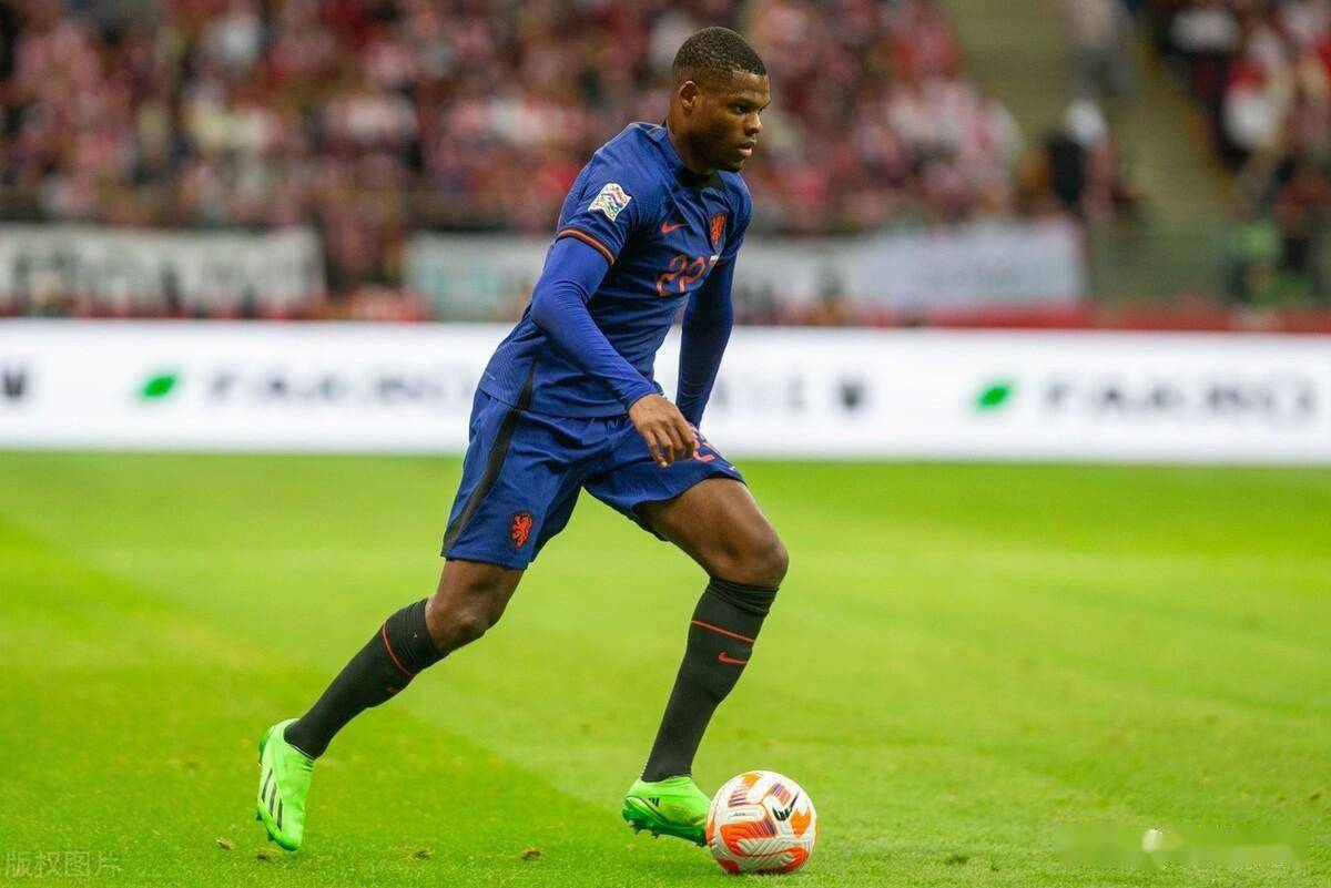 开云- 风云突变勒沃库森今晚防线松动；荷甲版图或变；气氛紧张；轮换策略成焦点