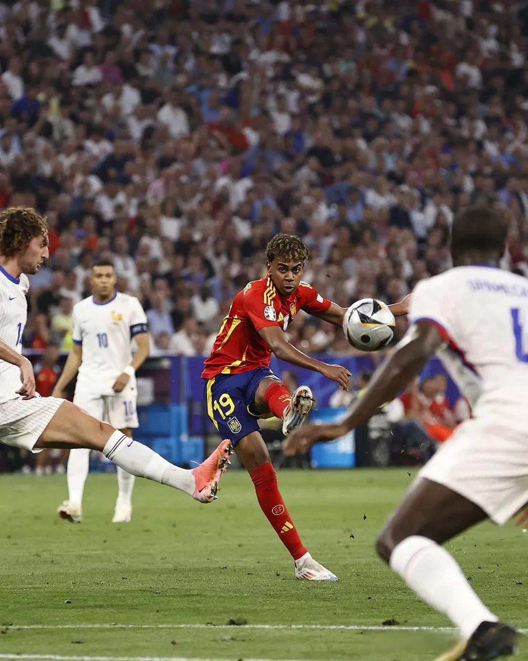 开云体育- 梅西新赛季技艺秀让对手无奈让球迷至嗨 